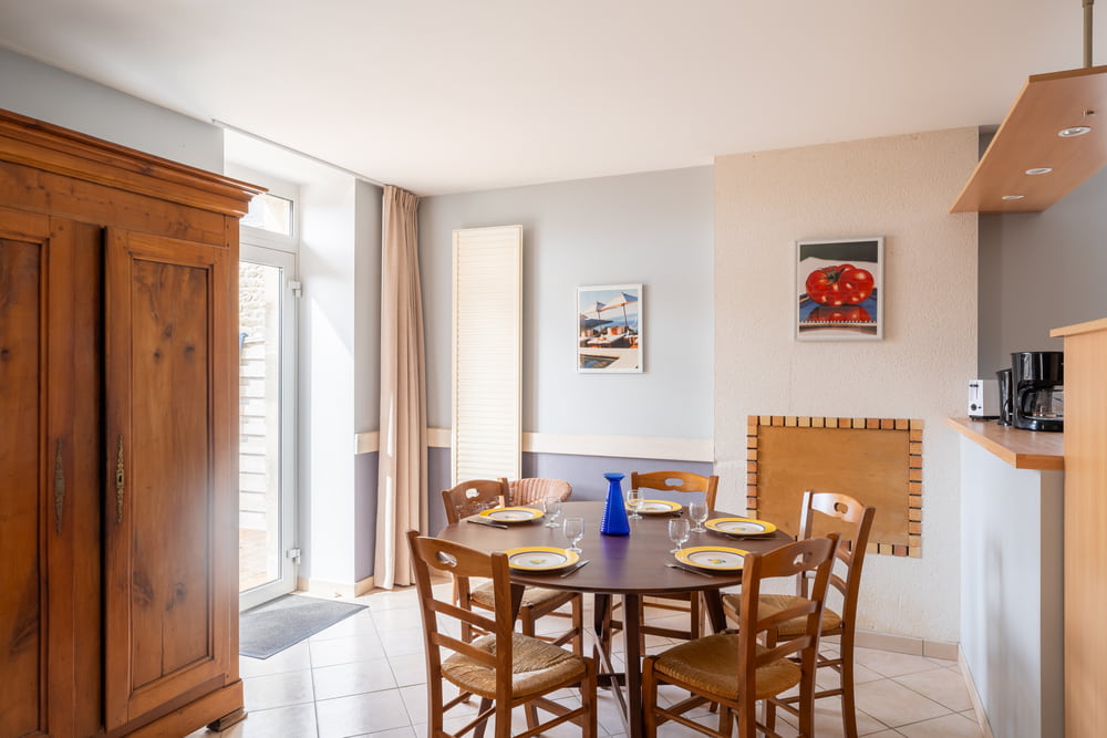 Gite Le Pressoir séjour ouvrant sur la terrasse