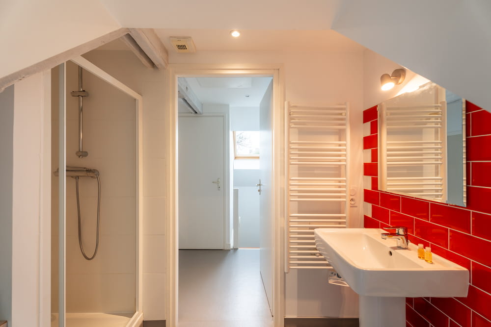 Gite La Grange salle d'eau avec douche